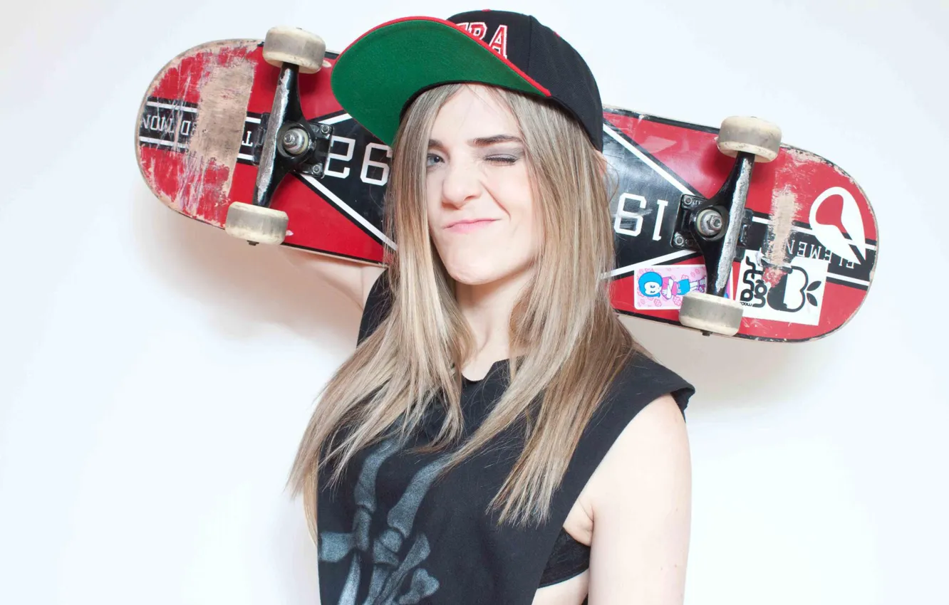 Фото обои hat, beautiful, blonde, skateboard, Karen Jonz