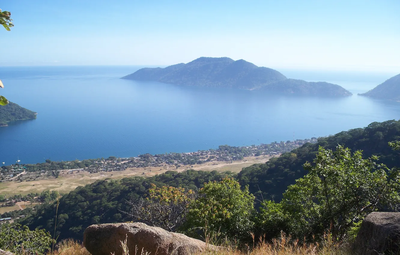 Фото обои пейзаж, деревня, панорама, Africa, горное озеро, Lake Malawi, the beautiful lake