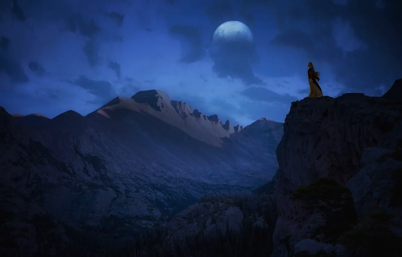 Фото обои небо, девушка, горы, ночь, фантастика, обрыв, скалы, планета