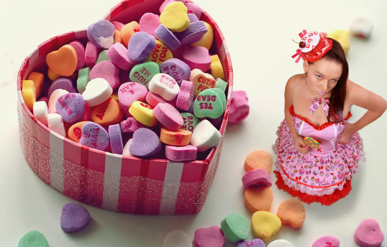 Фото обои девушка, ситуация, конфеты