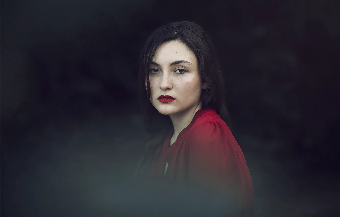Фото обои взгляд, лицо, модель, помада, Isabella