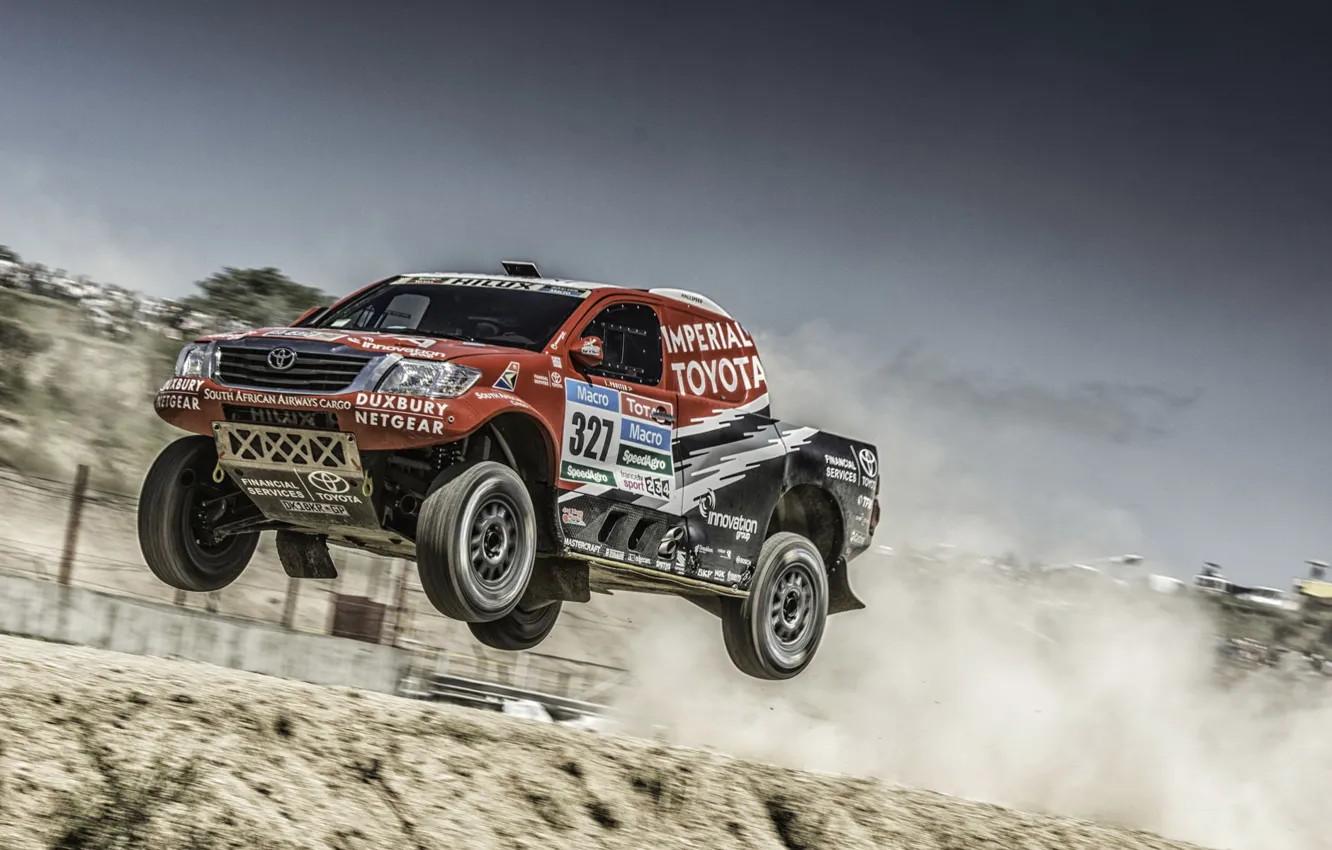 Фото обои прыжок, пустыня, пыль, облако, Toyota, Car, Hilux, Rally