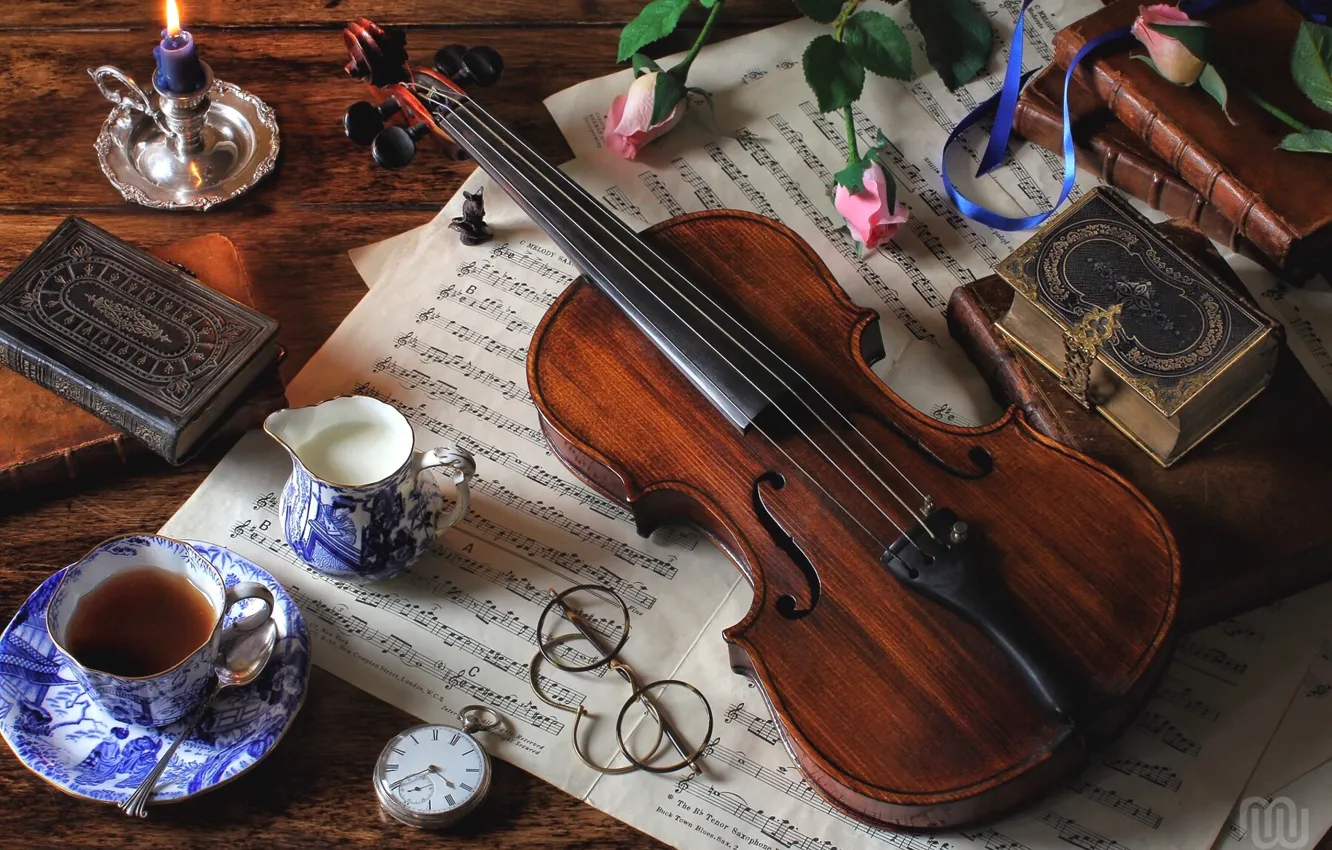 Фото обои ноты, чай, скрипка, часы, книги, розы, молоко, очки