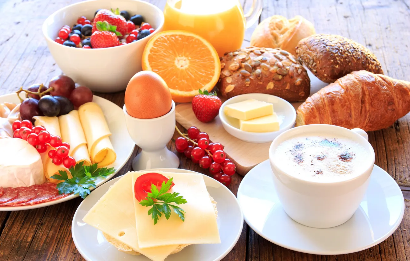 Фото обои яйцо, кофе, апельсин, завтрак, сыр, клубника, сок, виноград
