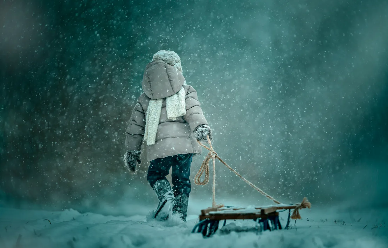 Фото обои снег, санки, ребёнок