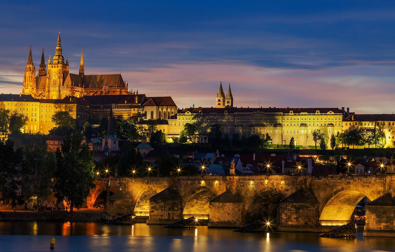 Фото обои закат, город, огни, река, замок, вечер, Прага, Чехия