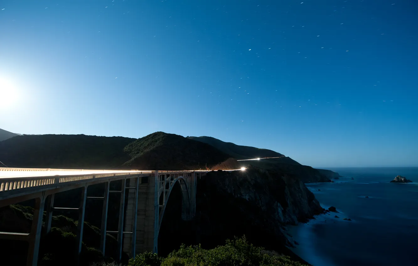 Фото обои дорога, ночь, мост, океан, скалы, шоссе, Калифорния, утес