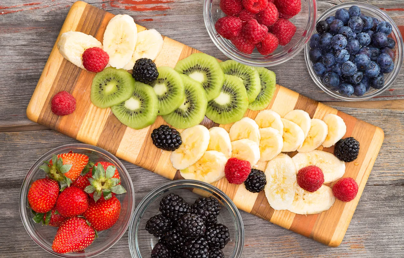 Фото обои ягоды, малина, киви, черника, клубника, фрукты, банан, ежевика