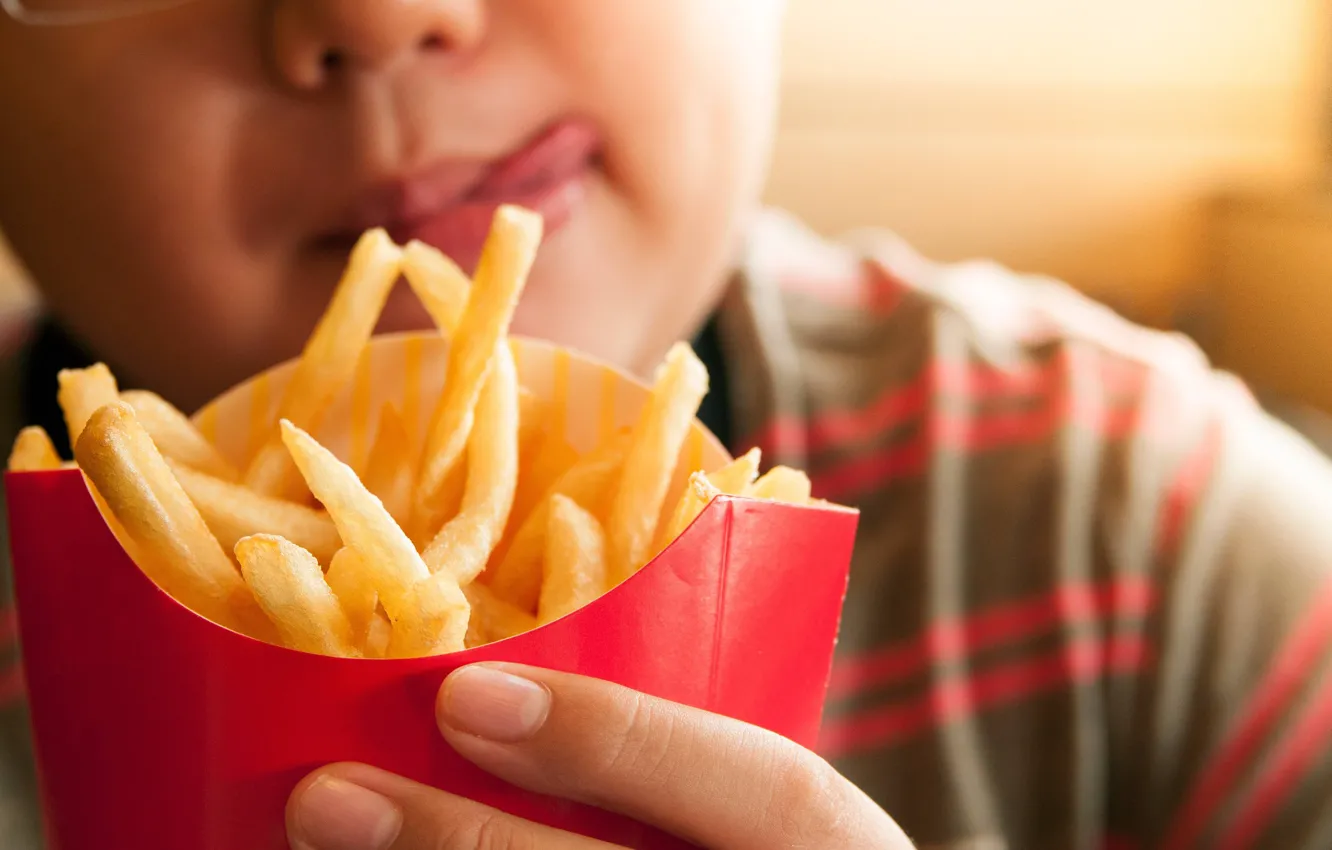 Фото обои Язык, Мальчик, Ребенок, Еда, Макдональдс, McDonalds, Boy, Child