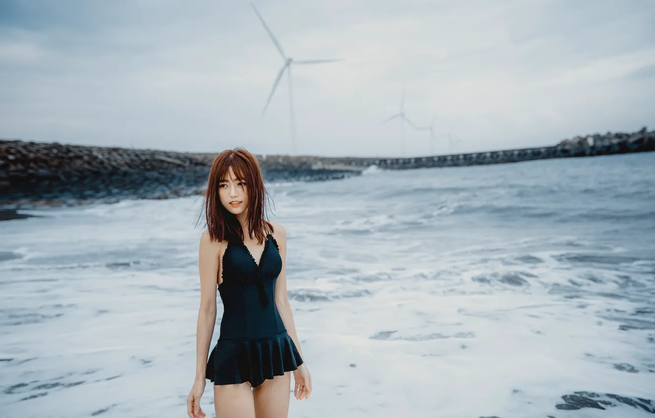 Фото обои girl, rock, beach, sea, woman, beautiful, model, pretty