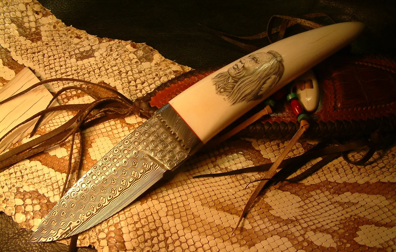 Фото обои кожа, нож, змей, индеец, холодное оружие