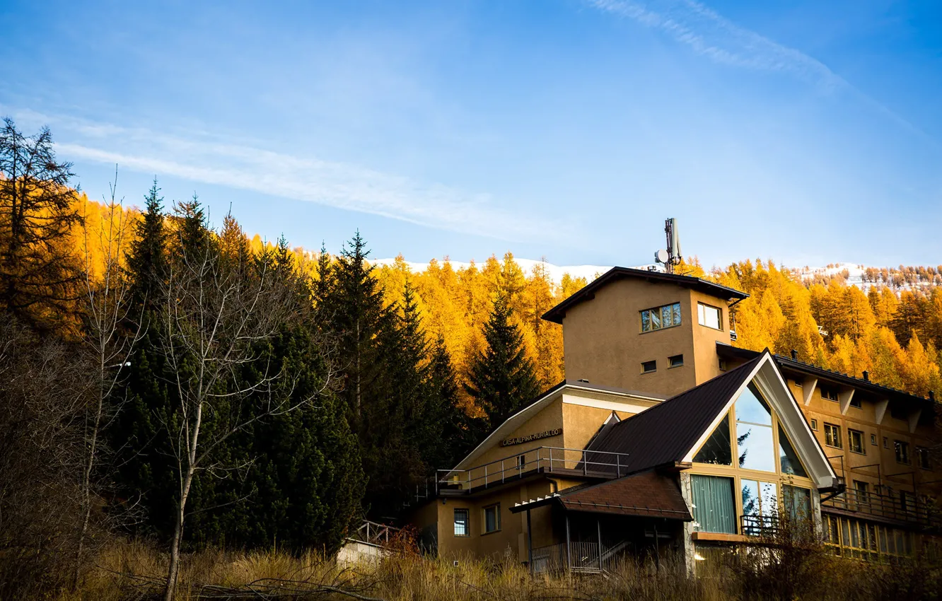 Фото обои лес, небо, горы, строение, Mountainscapes