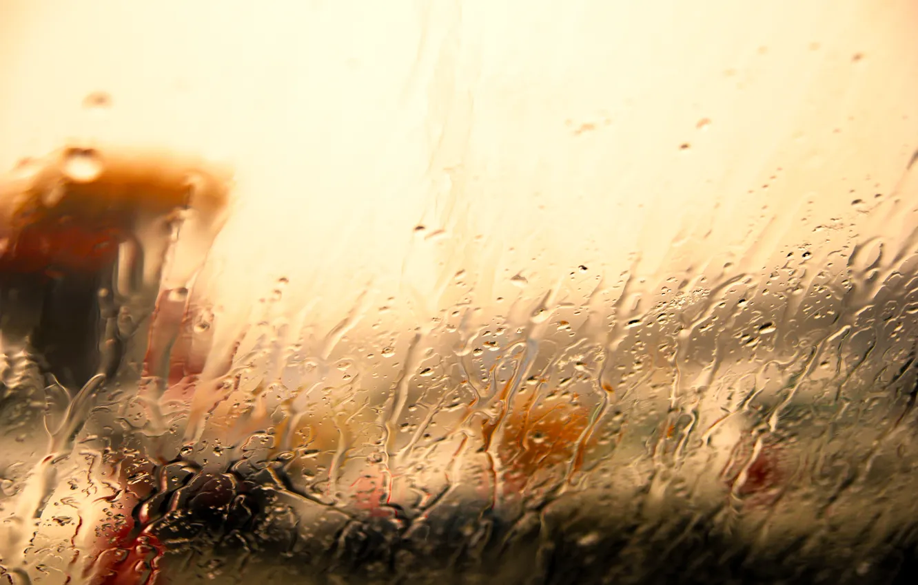 Фото обои стекло, вода, капли, свет, дождь, ливень, потоки