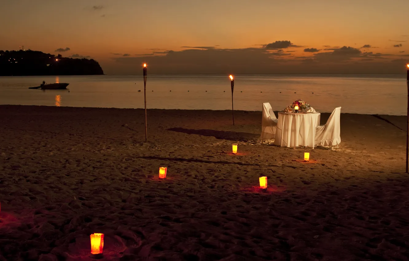 Фото обои пляж, океан, романтика, вечер, факелы, ужин