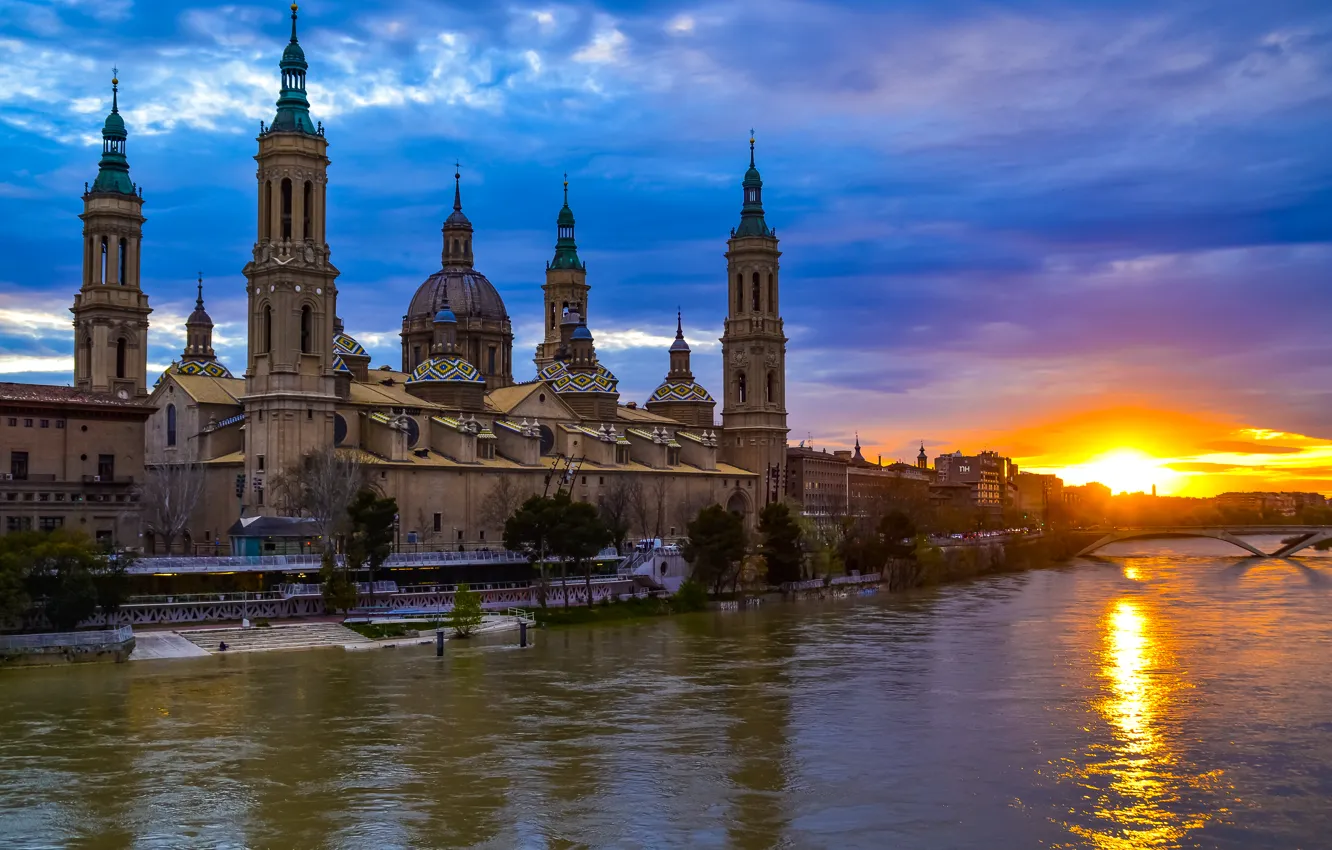 Фото обои закат, река, зарево, Испания, базилика, Сарагоса, Нуэстра-Сеньора-дель-Пилар