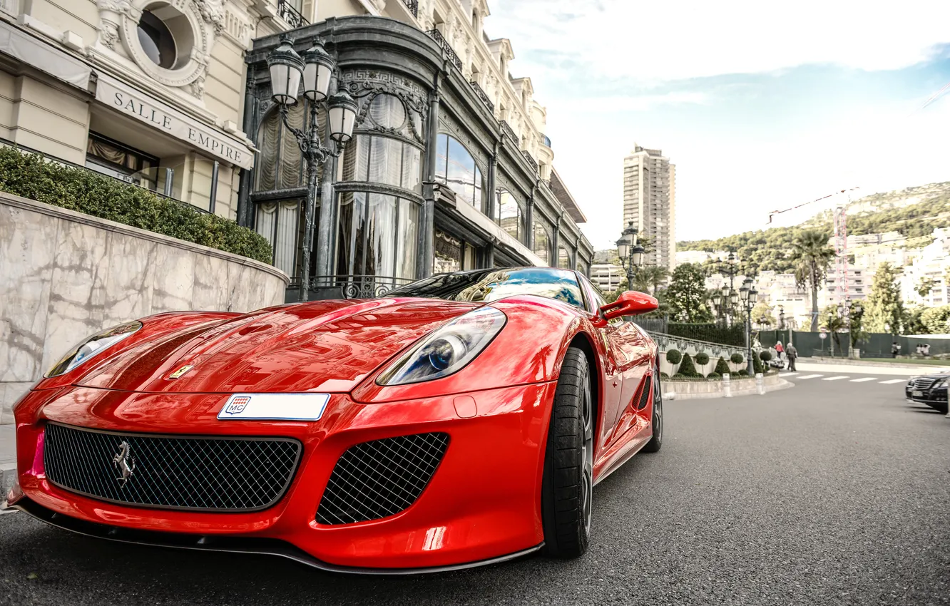Фото обои красный, город, Ferrari