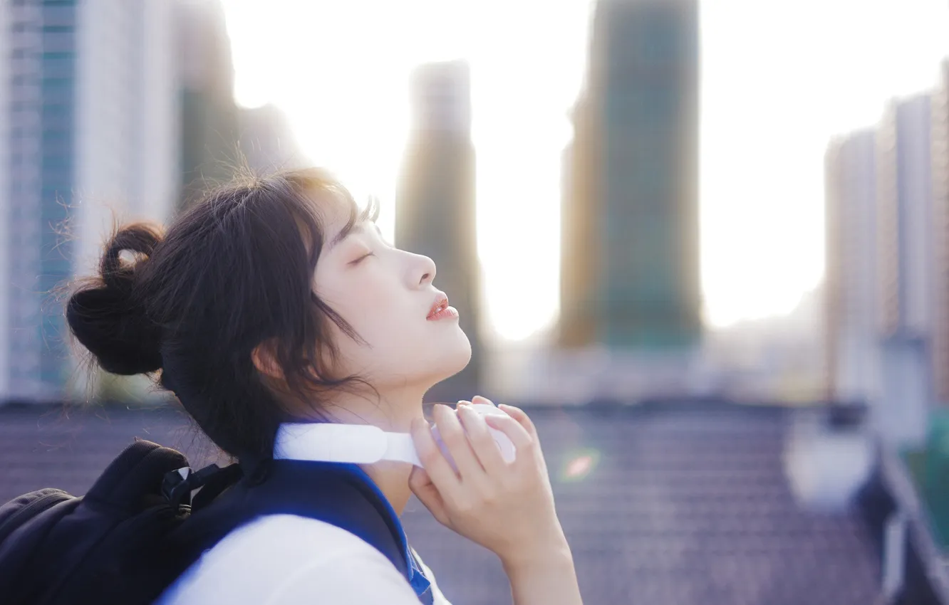 Фото обои City, Beautiful, Asian, Model, Headphone, Woman, Building, Cute