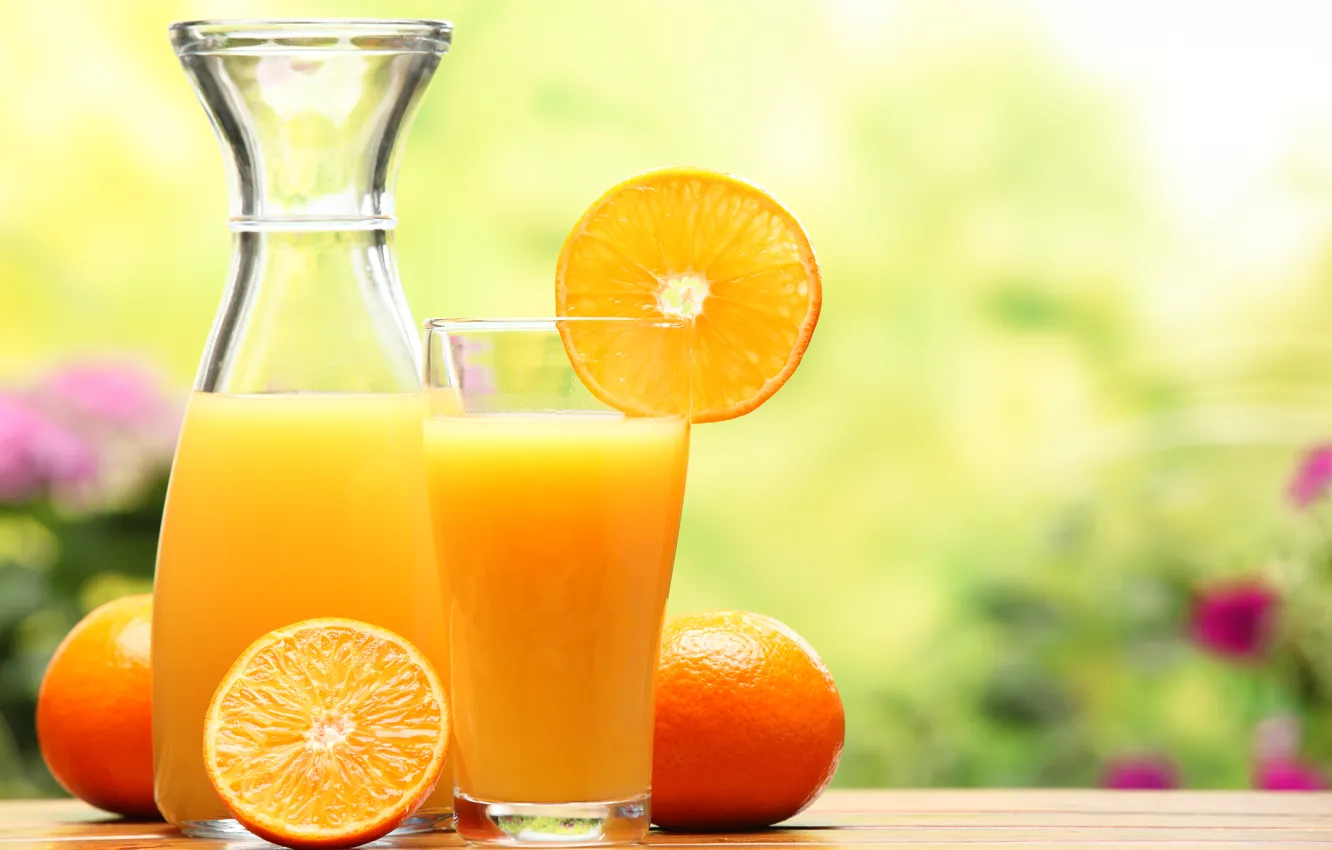 Фото обои стакан, апельсины, сок, дольки, графин