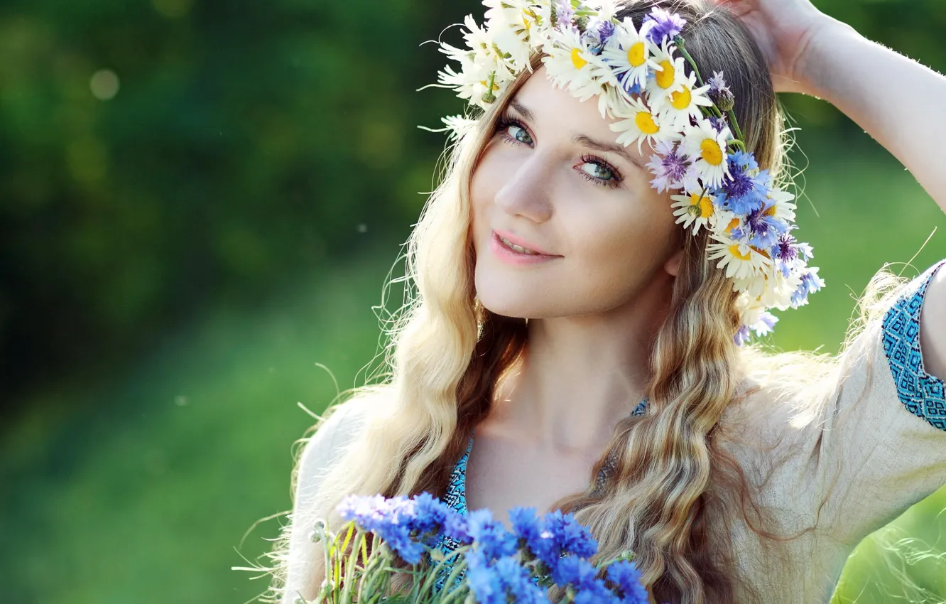 Фото обои лето, девушка, цветы, природа, ромашки, блондинка, венок, локоны