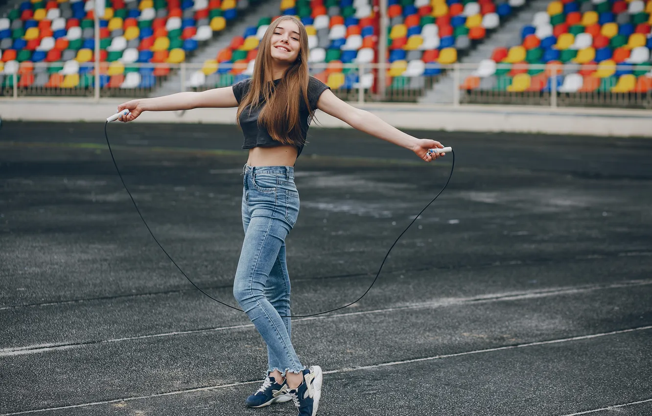 Фото обои girl, sexy, woman, young, model, jeans, long-haired, sneakers