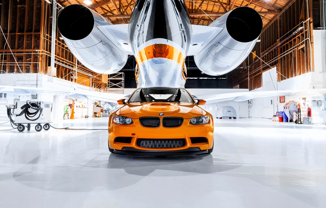 Фото обои BMW, ангар, orange, M3 GTS