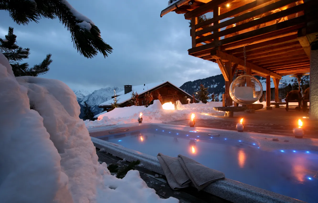 Фото обои снег, кресла, джакузи, домики, горы.