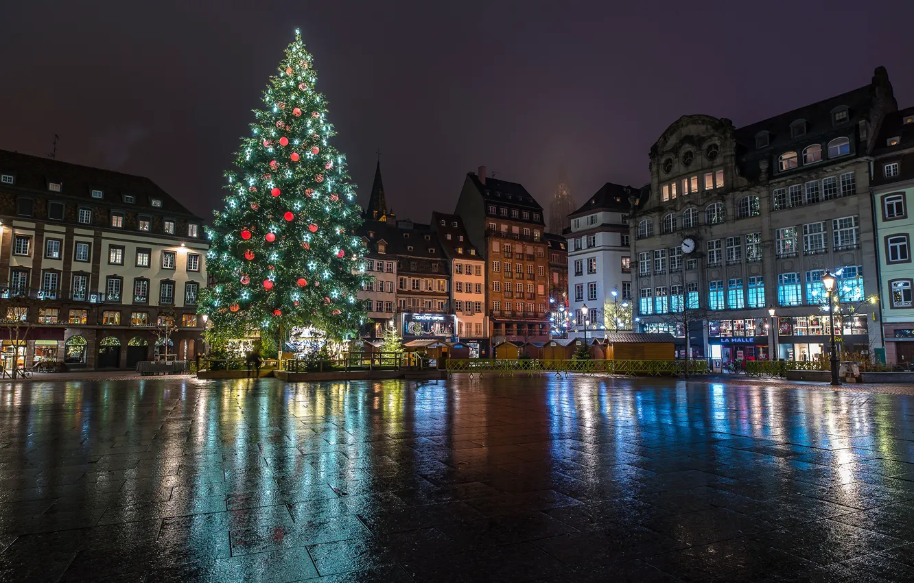 Фото обои зима, ночь, праздник, Франция, елка, дома, площадь, Новый год