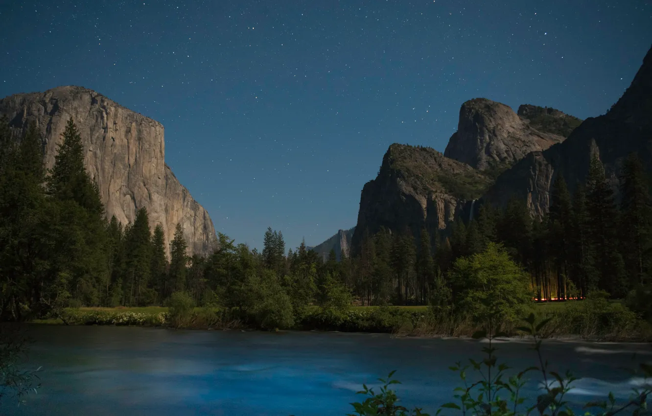 Фото обои горы, река, Калифорния, California, Yosemite Valley, Yosemite National Park, Сьерра-Невада, звёздное небо