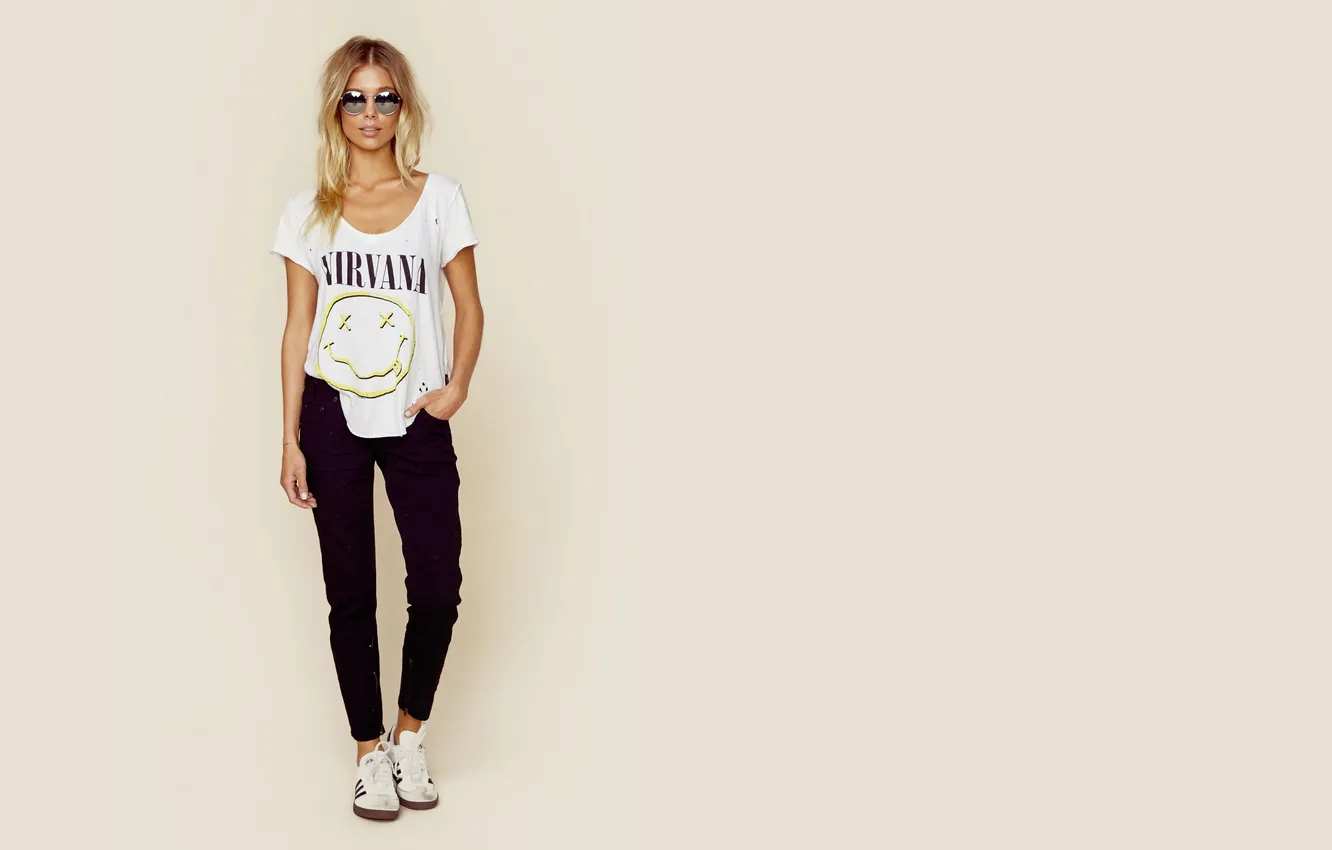Фото обои girl, woman, young, beautiful, model, blonde, sunglasses, long-haired