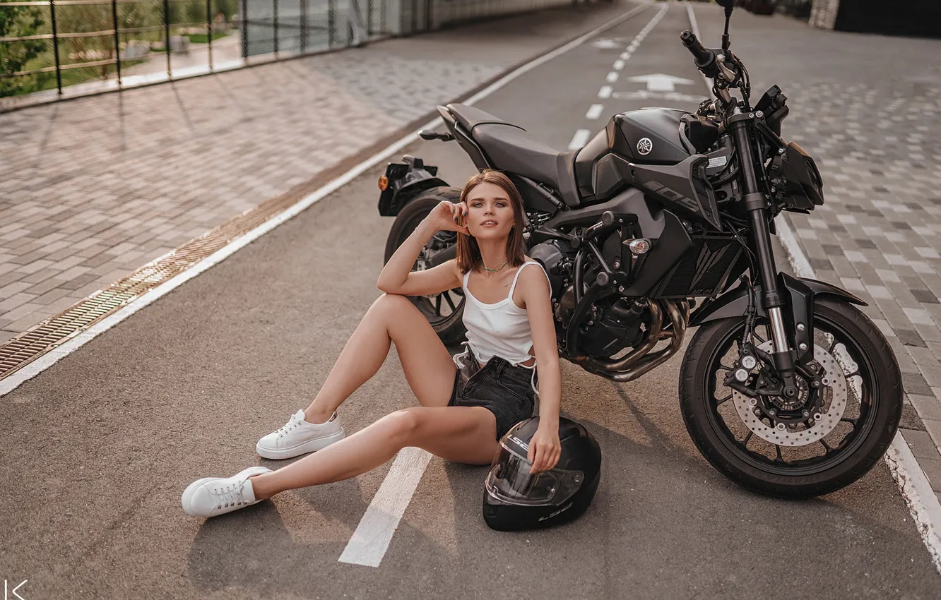 Фото обои дорога, взгляд, девушка, поза, ноги, мотоцикл, шлем, Сергей Фрейер