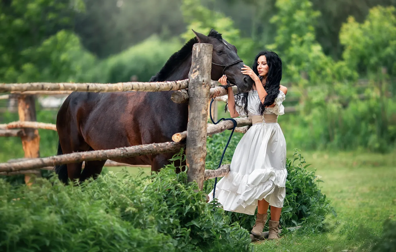 Фото обои лето, девушка, природа, животное, конь, платье, брюнетка, локоны