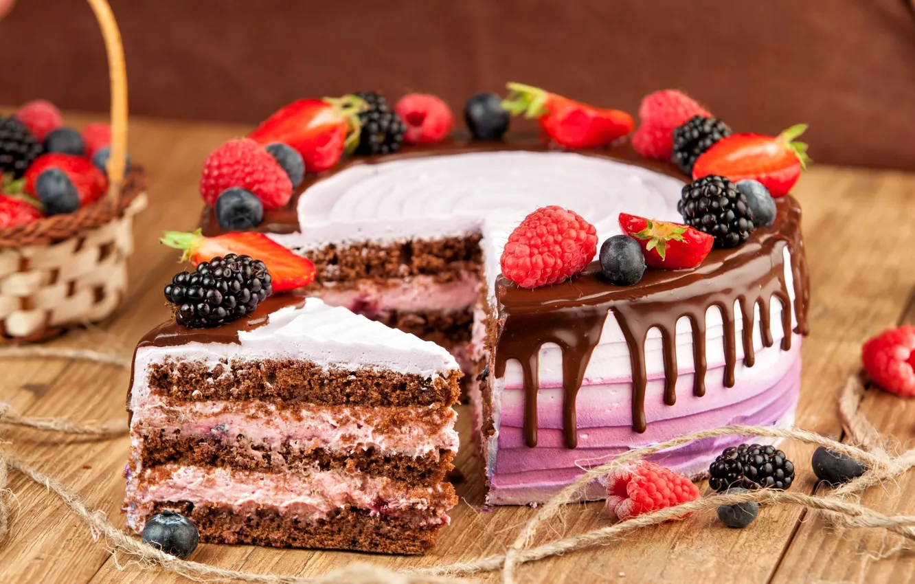 Фото обои ягоды, малина, шоколад, клубника, торт, крем, ежевика, голубика