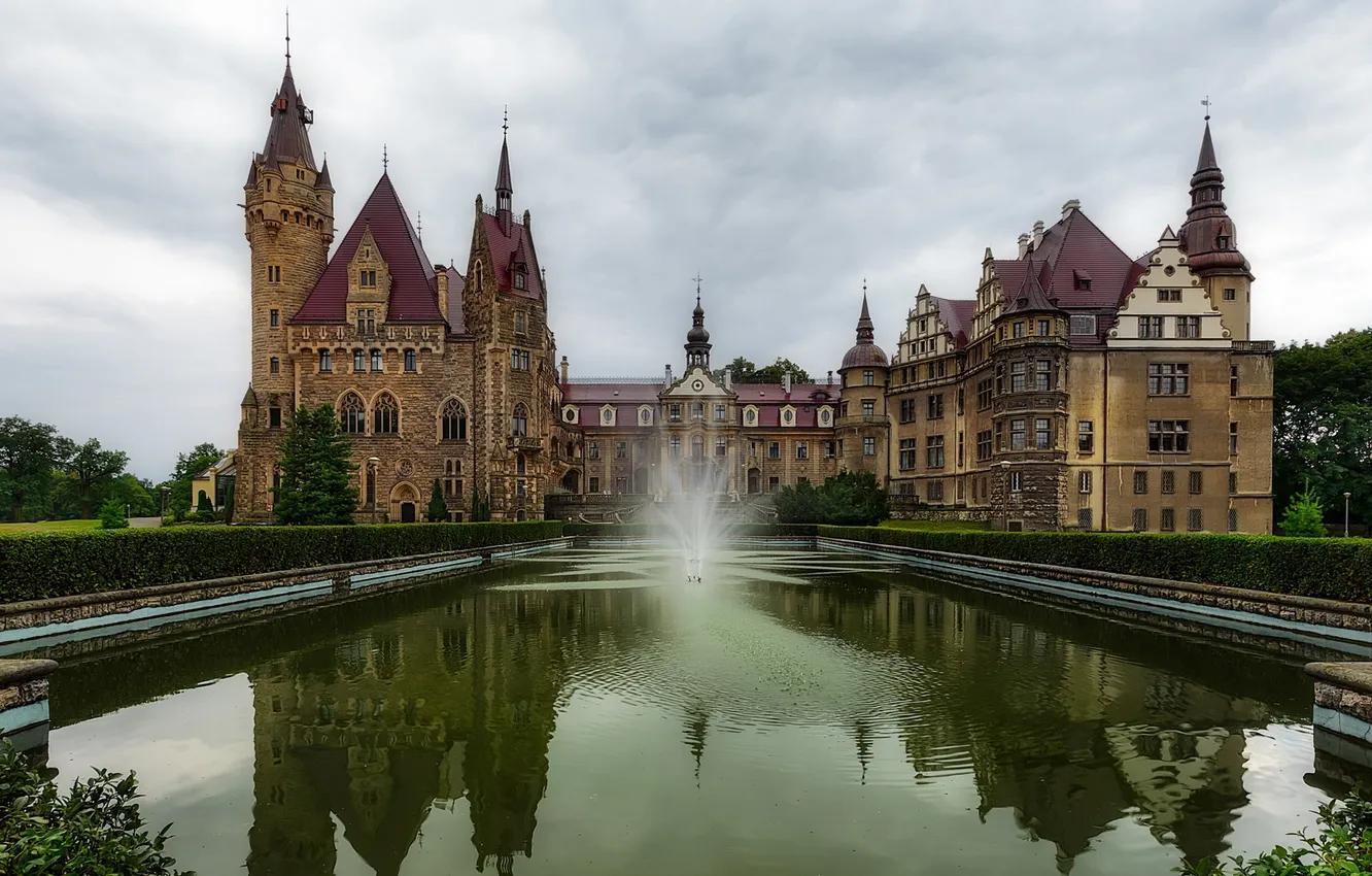 Фото обои озеро, замок, фонтан, Poland, Moszna Castle