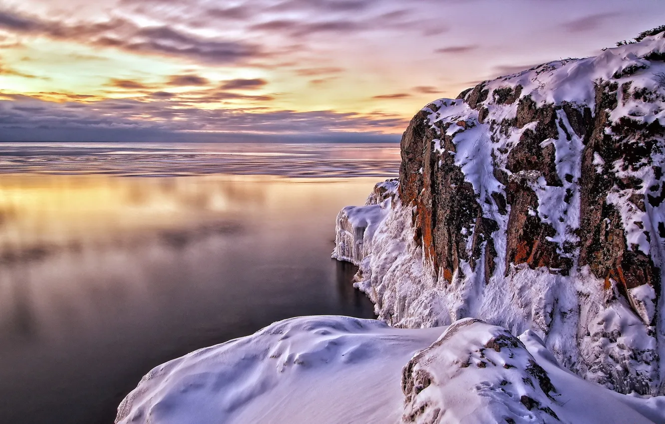 Фото обои зима, море, снег, закат, скалы
