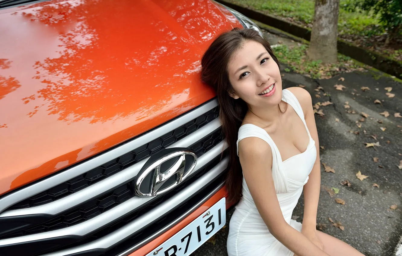 Фото обои авто, взгляд, Девушки, азиатка, Hyundai, красивая девушка, позирует над машиной