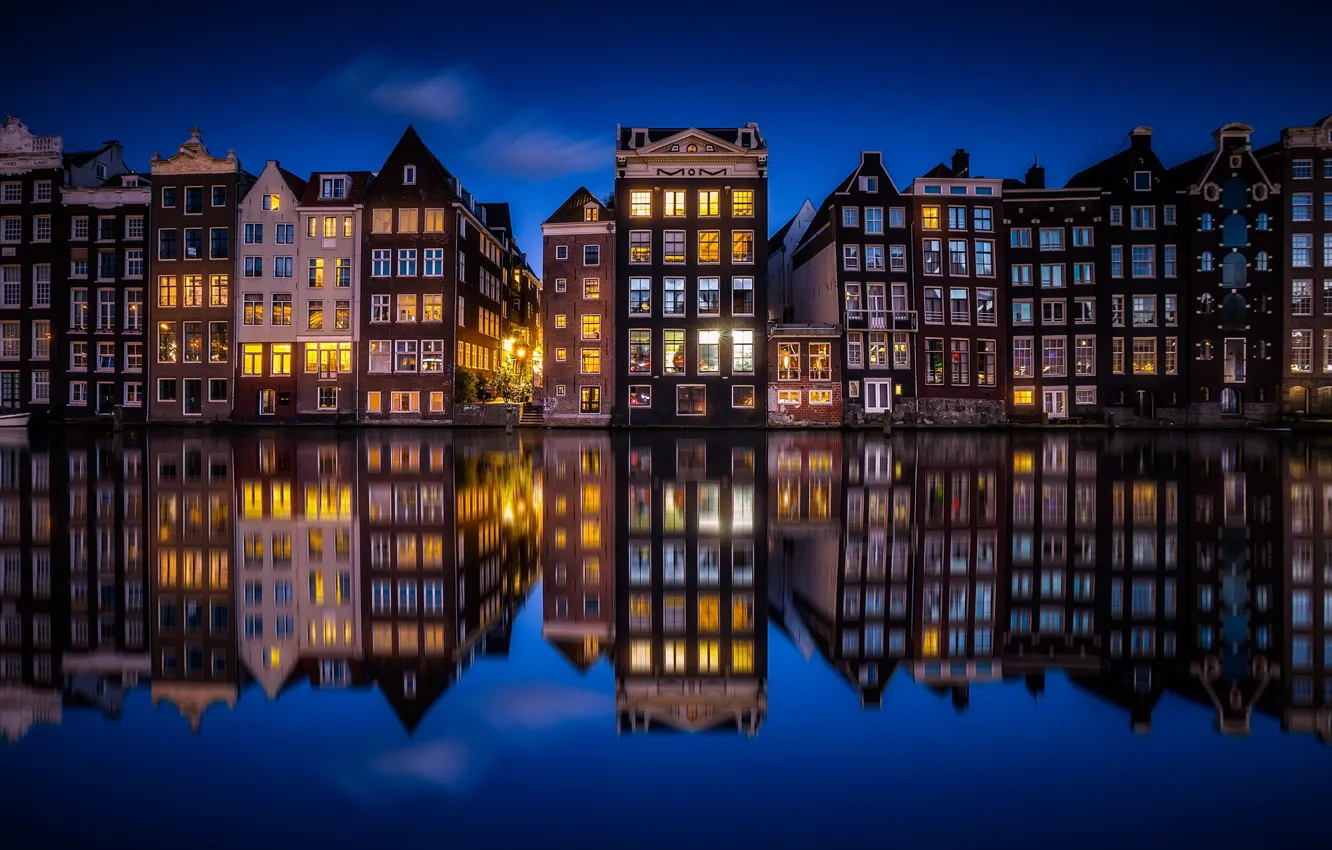 Фото обои отражения, ночь, город, огни, дома, Амстердам, канал, Нидерланды