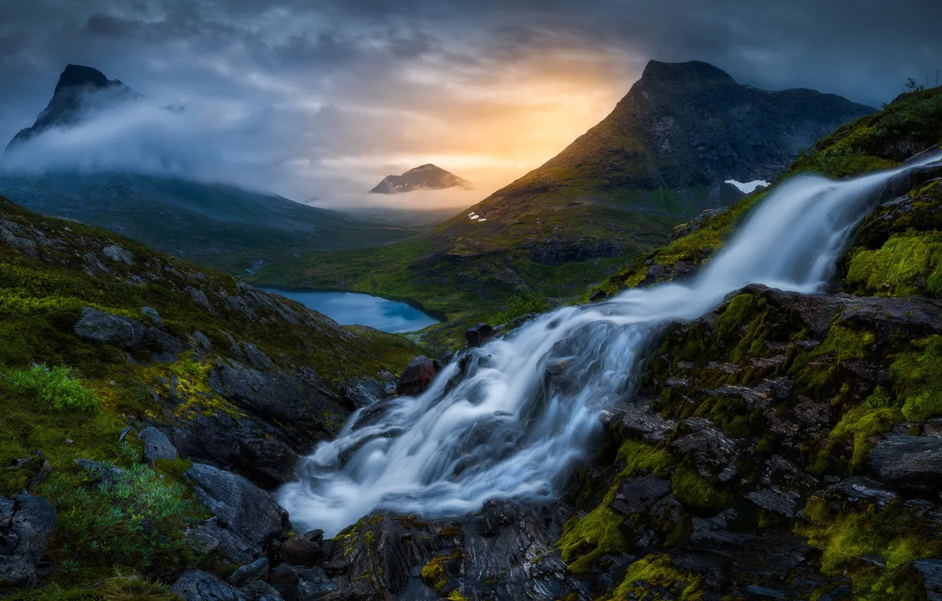 Фото обои горы, туман, рассвет, водопад, утро, Норвегия, Norway, Romsdalen Valley