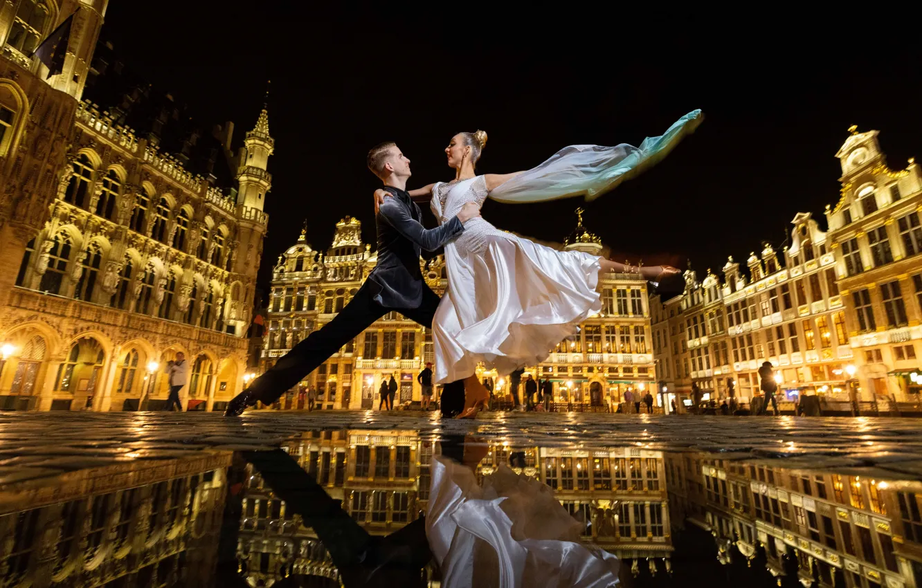 Фото обои Дома, Ночь, Танец, Брюссель, Двое, Мужчина, Женщина, Dance