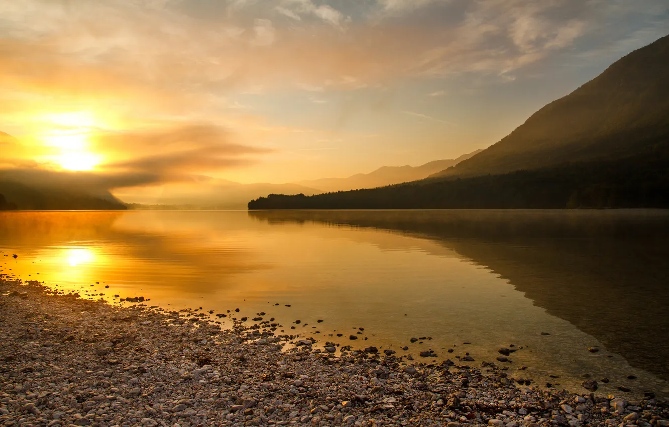 Фото обои природа, озеро, рассвет, гора, дымка, Slovenia, Bohinj