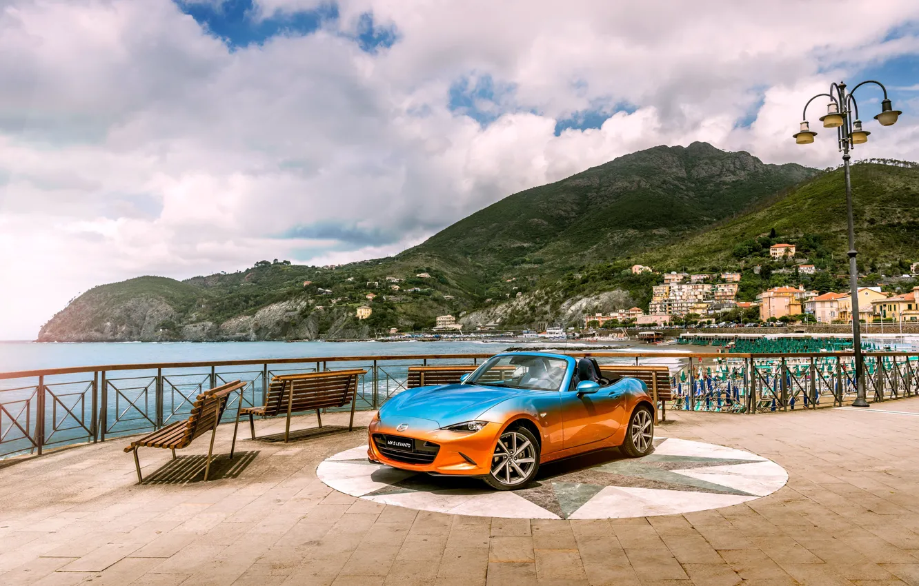 Фото обои авто, горы, скамейка, океан, Мазда, Италия, Mazda, Italia