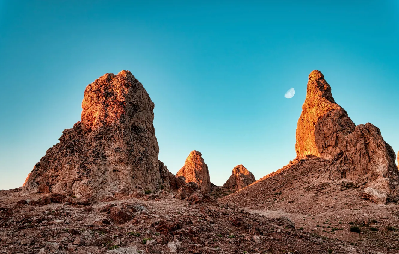 Фото обои небо, природа, скалы, луна, пустыня, Калифорния, США, Trona pinnacles
