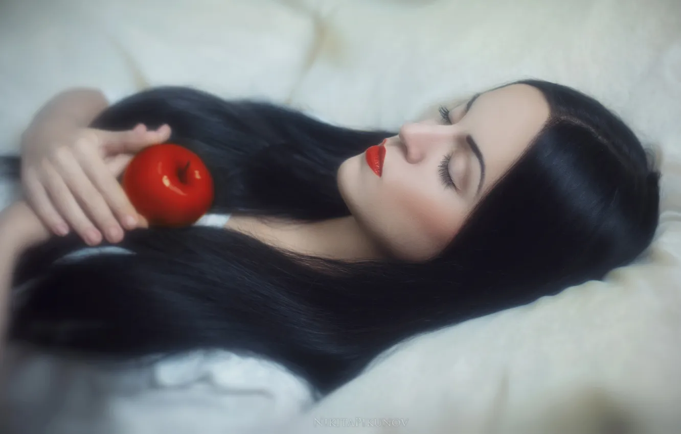 Фото обои яблоко, Девушка, спит, белоснежка, Snow White