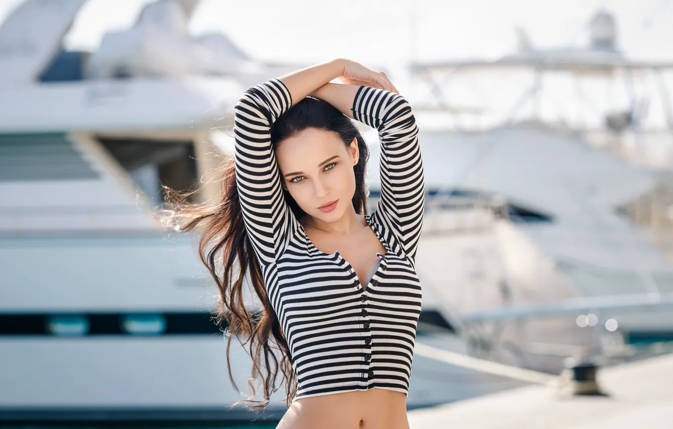 Фото обои girl, photo, photographer, blue eyes, model, lips, face, brunette