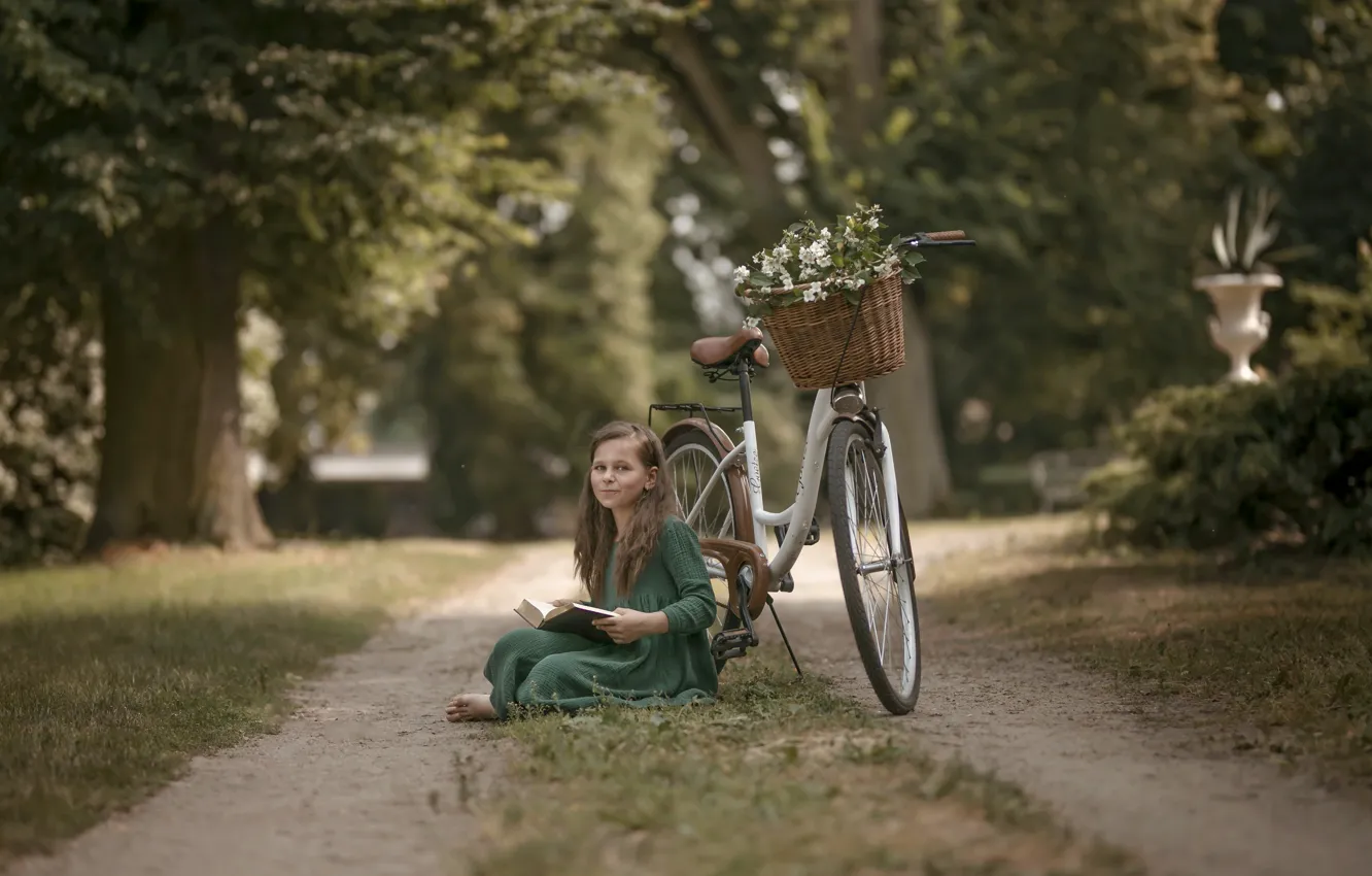 Фото обои дорога, велосипед, девочка