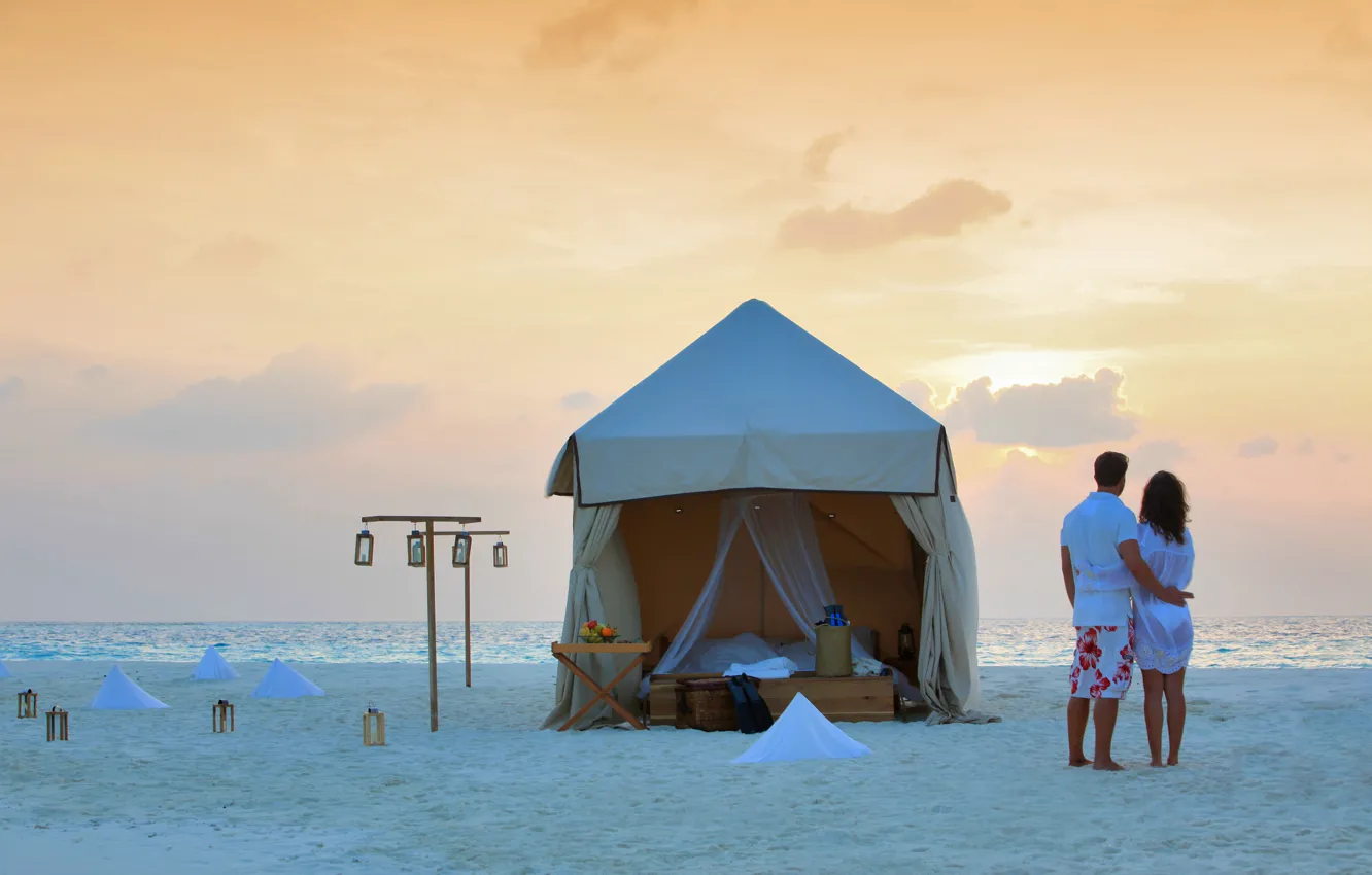 Фото обои пляж, океан, романтика, тент, пара, палатка, двое