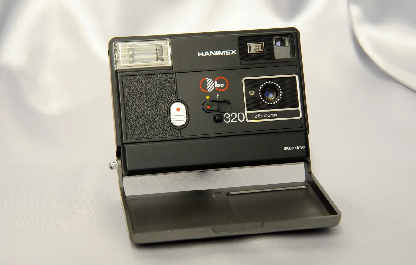 Фото обои фон, камера, Hanimex Disc 320, Motor Drive, выдержка 1/200 (1/100 с флэш-памятью), 5 мм (f …