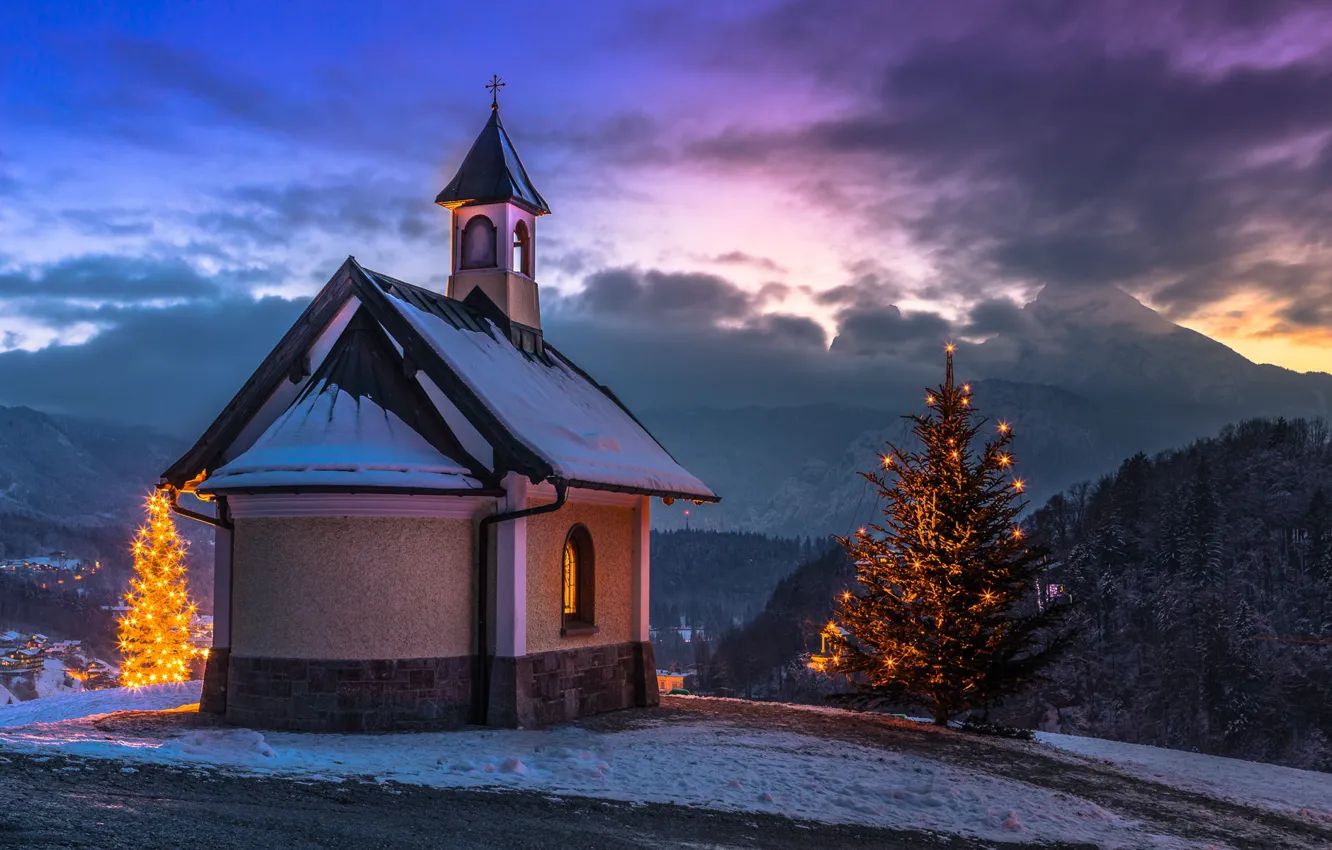 Фото обои пейзаж, горы, природа, новый год, Бавария, ёлка, сумерки, часовня