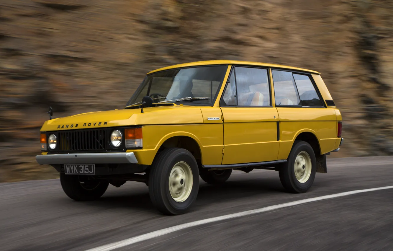 Фото обои дорога, разметка, Land Rover, Range Rover, сбоку, 1970, 4x4, SUV