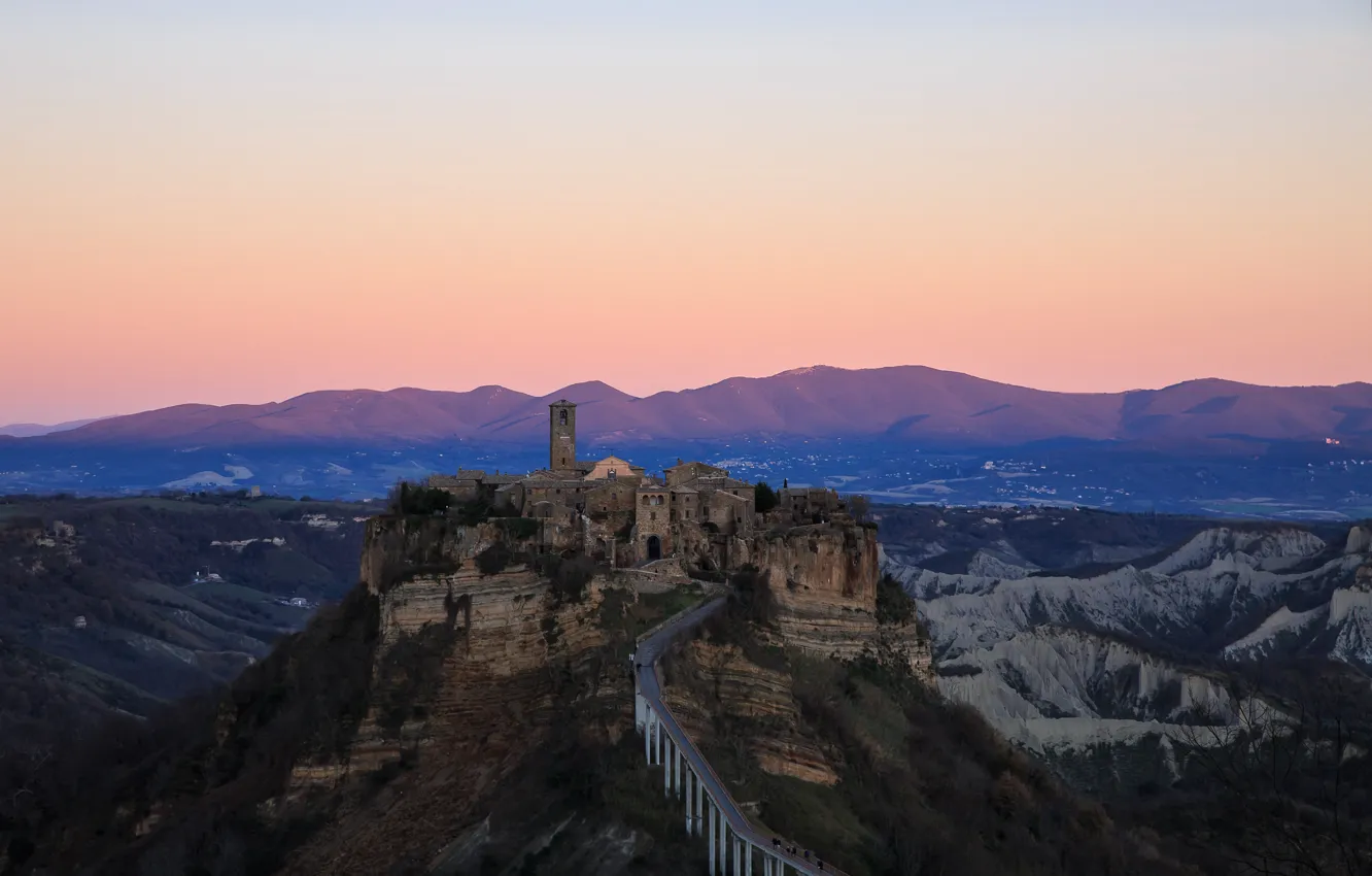 Фото обои горы, дома, Италия, Чивита-ди-Баньореджо, Витербо