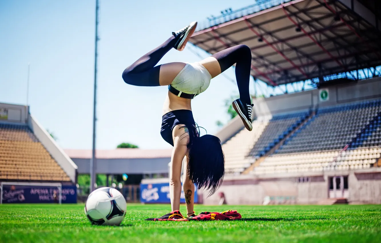 Фото обои Football, ball, pose, female, workout, yoga